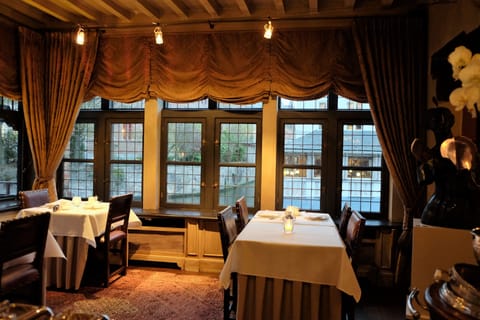 Daily buffet breakfast (EUR 29.00 per person)