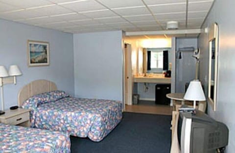 Standard Room, 2 Double Beds | In-room safe, blackout drapes, iron/ironing board, rollaway beds