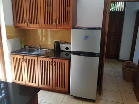 Family Suite, 1 Bedroom, Kitchen, Garden View | Private kitchen | Fridge, coffee/tea maker