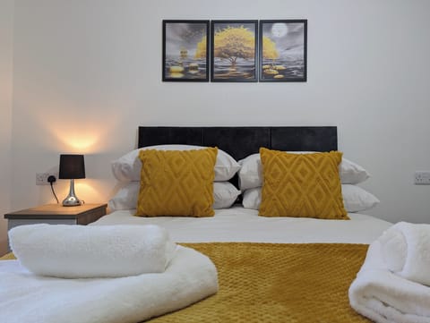 House | 4 bedrooms, iron/ironing board, free WiFi, bed sheets