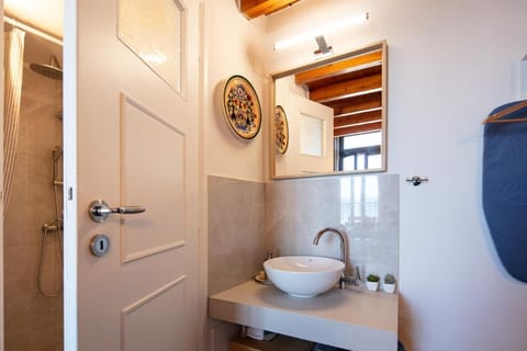 Comfort Apartment, Balcony, Beach View | Bathroom