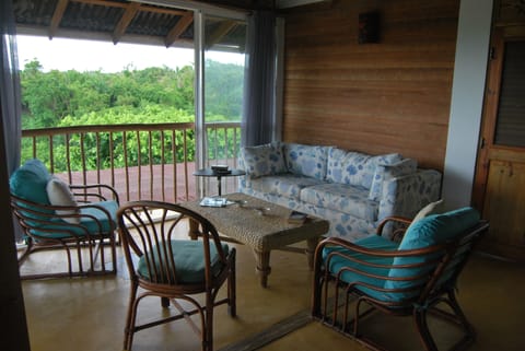 Acaya,3 Bedroom Ocean View House | Living room