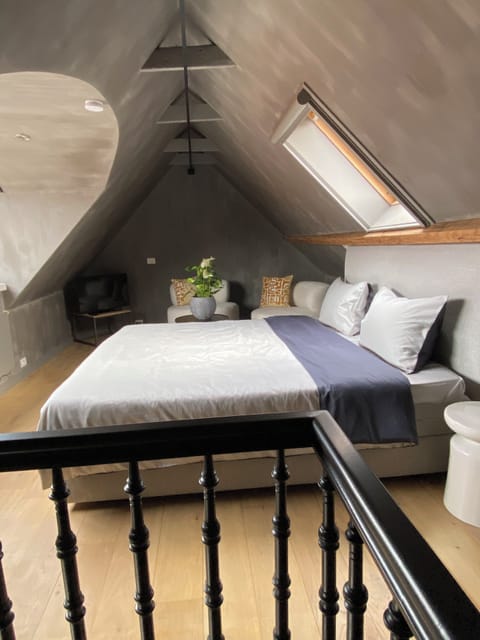 Luxury Duplex, City View | Free WiFi