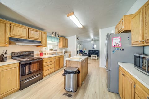 House (3 Bedrooms) | Interior