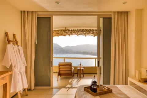 Premium Apartment, 1 King Bed, Ocean View | 1 bedroom, free WiFi