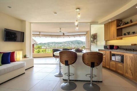 Deluxe Apartment, Ocean View | Living area