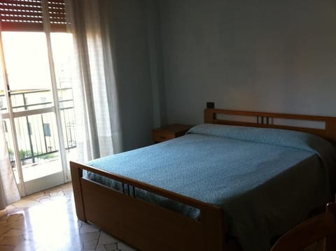 Basic Room | Desk, free WiFi