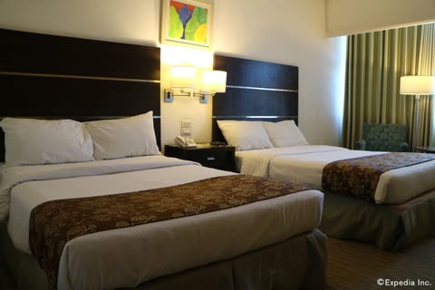 Business Room, 2 Double Beds, Non Smoking | Hypo-allergenic bedding, in-room safe, desk, free WiFi