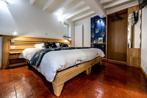 Standard Room | Desk, laptop workspace, soundproofing, free WiFi