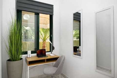 Superior Townhome, 2 Bedrooms, Kitchen, Beachfront | Living area