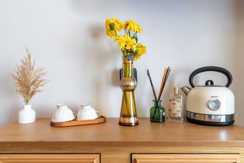 Comfort Room, Garden View | Desk, soundproofing, iron/ironing board, free WiFi