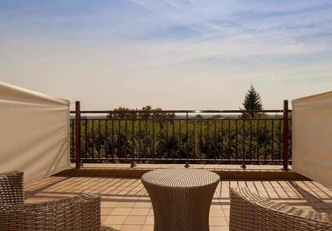 Classic Double Room, River View | In-room safe, laptop workspace, free WiFi