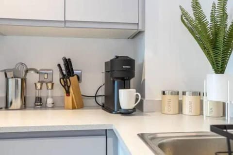 Apartment | Private kitchen | Fridge, microwave, oven, stovetop