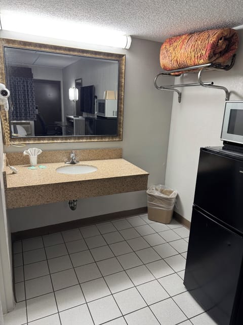 Desk, iron/ironing board, free WiFi, bed sheets