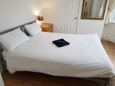 Triple Room with Private Bathroom | Free WiFi, bed sheets