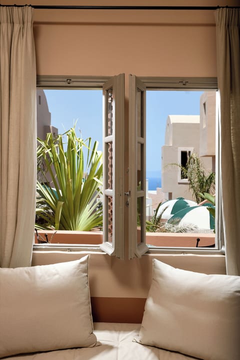 La Cour Junior Suite | Iron/ironing board, free WiFi, bed sheets