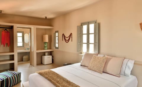 Terra Luxury Junior Suite Sea View | Iron/ironing board, free WiFi, bed sheets