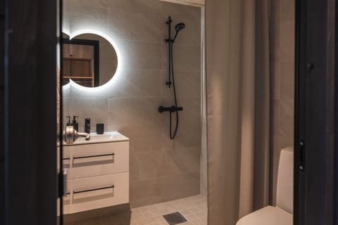 Superior Double or Twin Room, 1 Bedroom | Bathroom | Shower, eco-friendly toiletries, hair dryer, towels