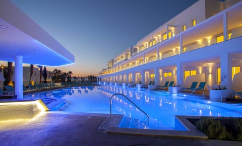 Indoor pool, seasonal outdoor pool, sun loungers