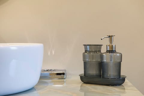 Luxury Suite, City View | Bathroom | Slippers