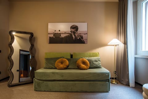 In-room safe, free WiFi