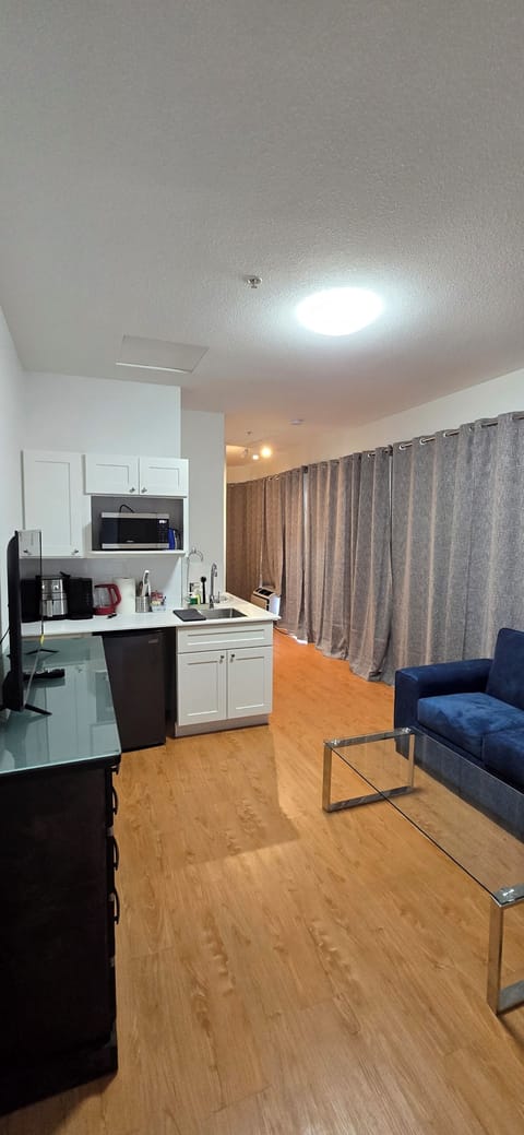 Royal Room | Premium bedding, down comforters, individually decorated