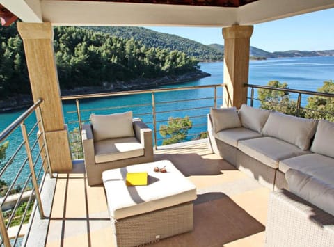 Villa (Beachfront Luxury Villa with Private ) | Property amenity