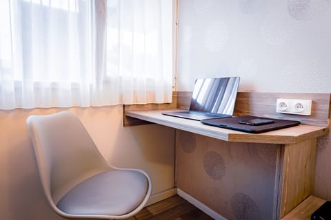 Bathtub, towels, soap, shampoo