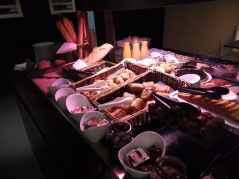 Daily buffet breakfast (EUR 13.90 per person)