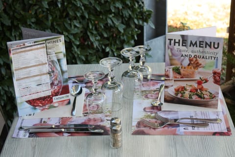 Breakfast, lunch and dinner served