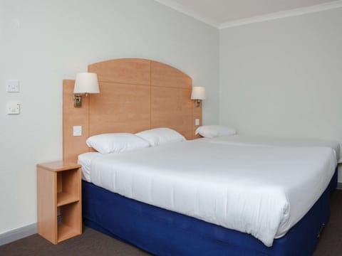 Standard Room, Multiple Beds | Desk, iron/ironing board, free cribs/infant beds, free WiFi