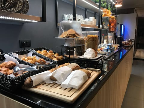 Daily buffet breakfast (EUR 11.90 per person)