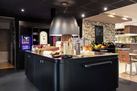 Daily buffet breakfast (EUR 13.9 per person)