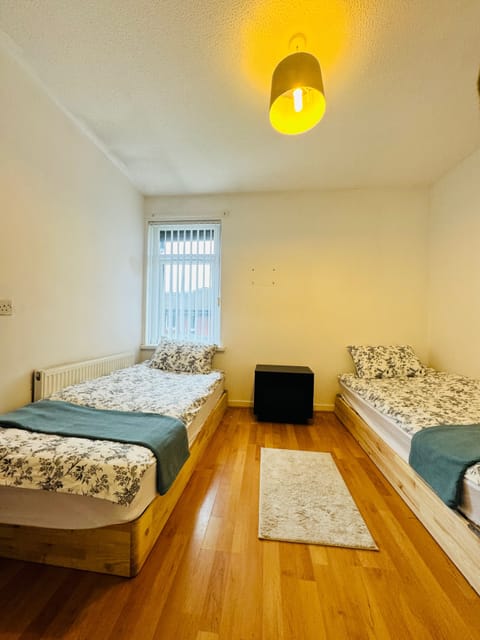 House | 3 bedrooms, iron/ironing board, free WiFi, bed sheets