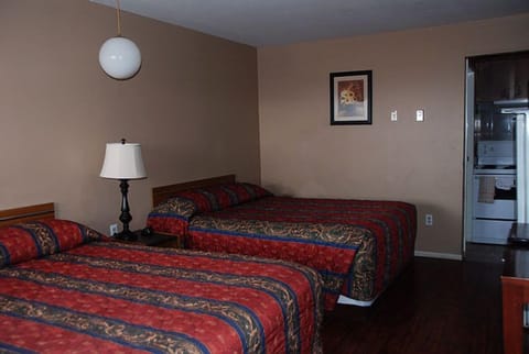 Double Room, Smoking, Kitchenette | Egyptian cotton sheets, premium bedding, pillowtop beds, in-room safe