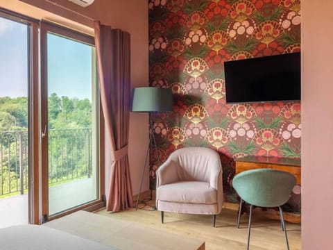 In-room safe, desk, free WiFi, bed sheets