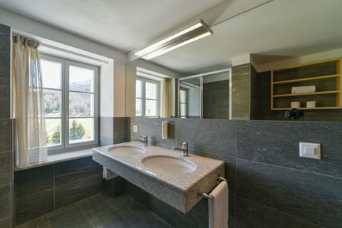 Superior Double or Twin Room | Bathroom | Hair dryer, towels, soap, shampoo