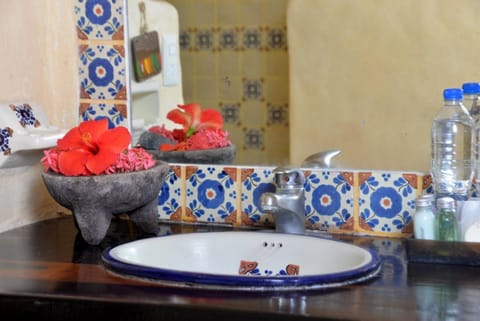 Room (Zihuatlan) | Bathroom | Hair dryer, bathrobes, towels