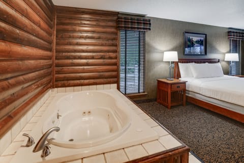 Theme Suite with Whirlpool | Private spa tub