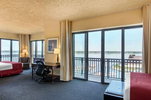 Suite, Multiple Beds, Non Smoking | Desk, laptop workspace, blackout drapes, soundproofing