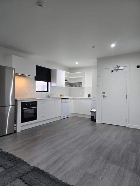 Classic Apartment, 2 Bedrooms, Kitchen | Free WiFi