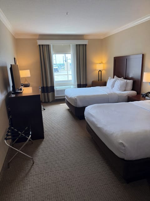 Desk, blackout drapes, iron/ironing board, free WiFi