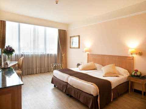 Minibar, in-room safe, desk, soundproofing