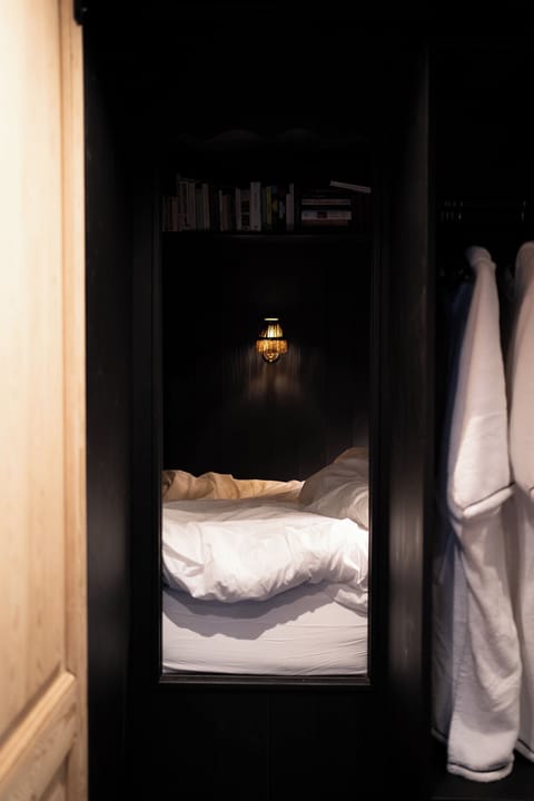 Premium bedding, pillowtop beds, in-room safe, blackout drapes