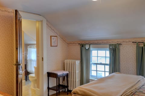 Standard Room, 1 Double Bed | Frette Italian sheets, premium bedding, iron/ironing board, free WiFi