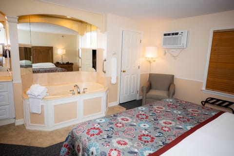 Suite, 1 Bedroom | Individually decorated, individually furnished, iron/ironing board