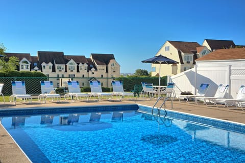 Indoor pool, outdoor pool