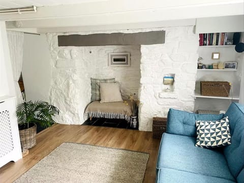 Cottage | Living area