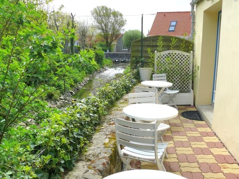 Family Room (2 adults + 2 children) | Bed sheets