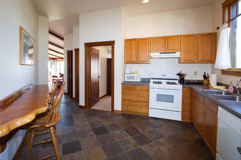 Premium Suite, Hot Tub, Ocean View (Mendocino View West) | Private kitchen | Fridge, microwave, coffee/tea maker, electric kettle